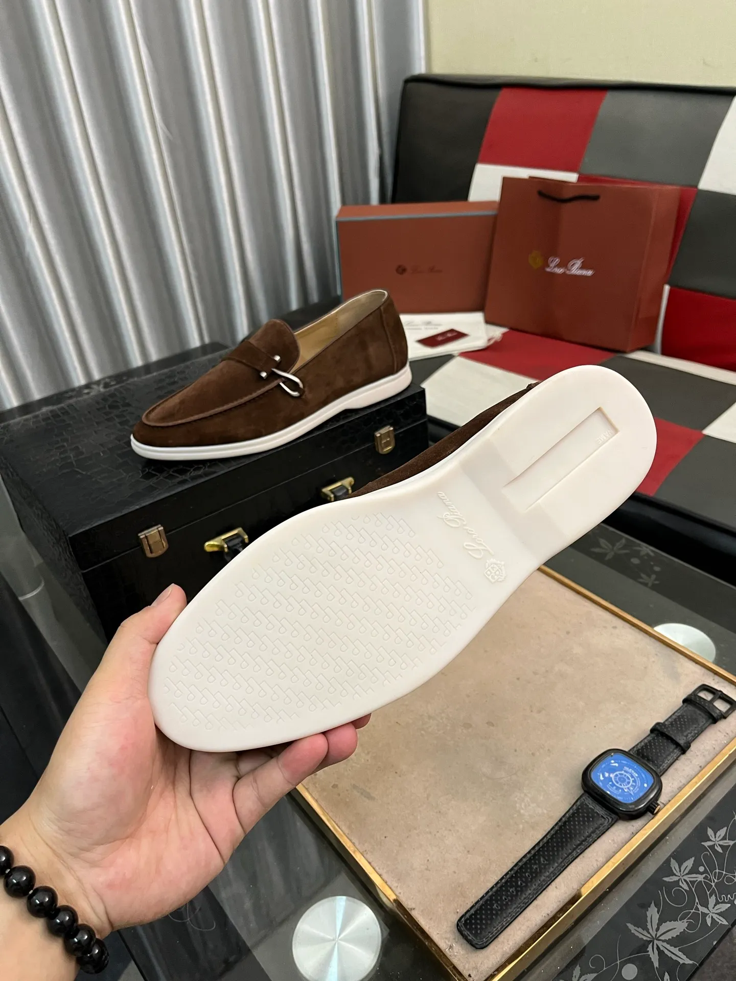 Men's Men's Shoes💰420⌚️⌚️【Loro Piana】LP couple's casual sneakers. Simple and fashionable, the upper is made of cow suede and leather. Sheepskin feet. Custom rubber sole. Size: Female 35-42 (35, 41, 42, 43 customized are non-refundable) Male 38-46 (45, 46 customized)
